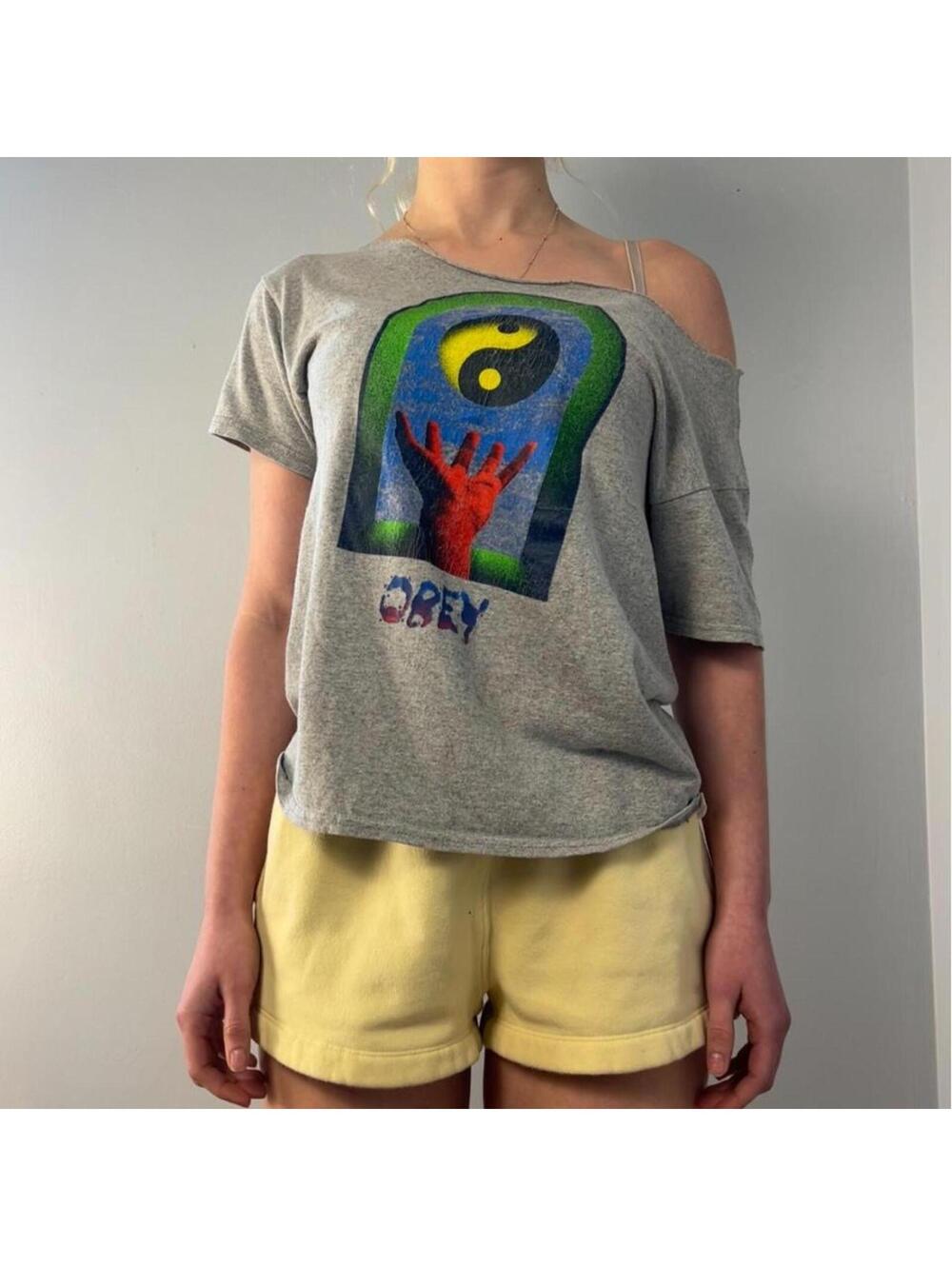 y2k skater graphic tee shirt